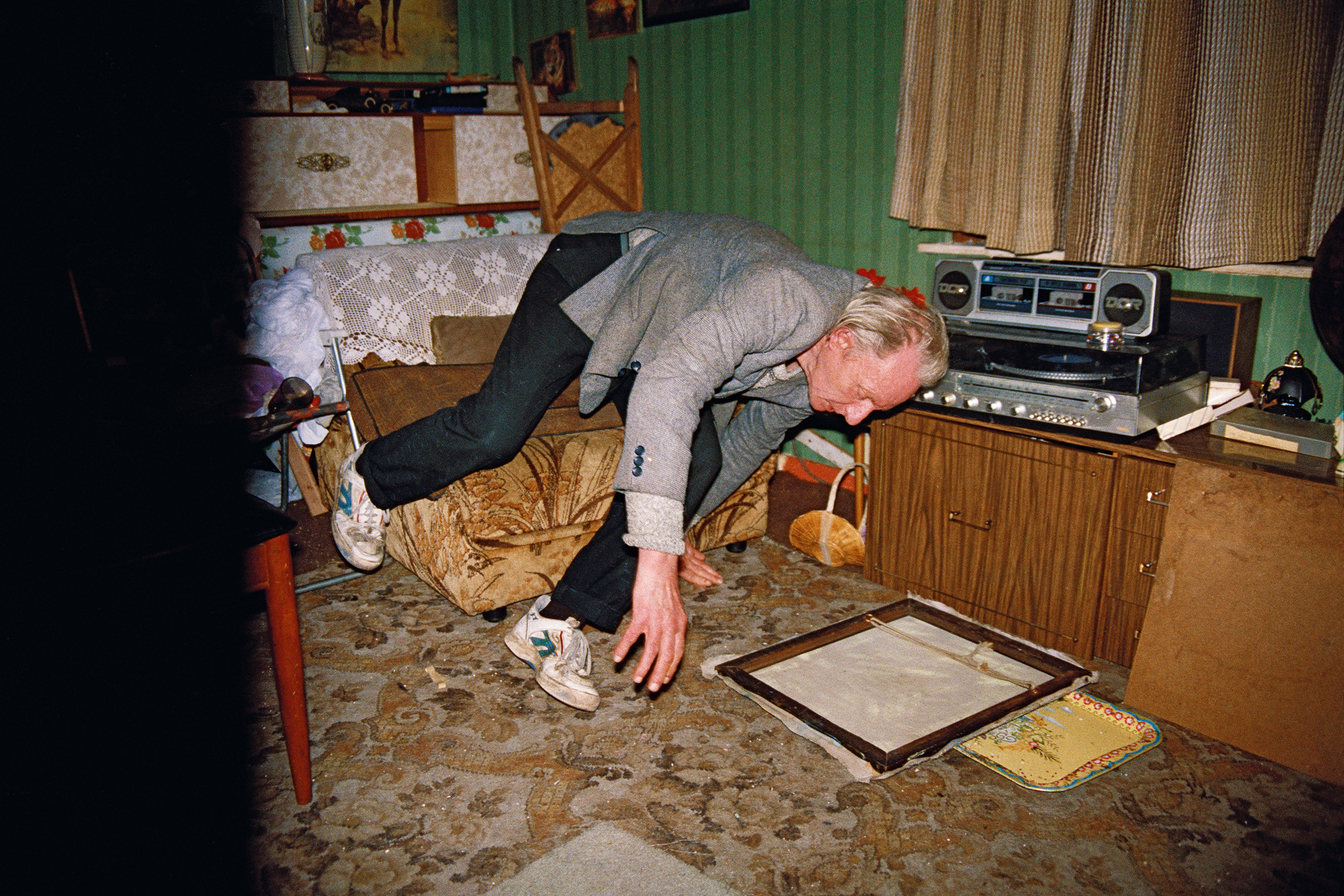 Tough Love in Richard Billingham's “Ray's a Laugh”